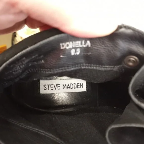 Fantastic Steve Madden Black Boots. Size 9.5. Woven Pattern. - Picture 6 of 7